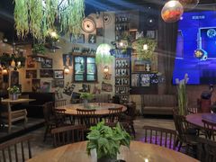 -临界音乐酒馆·小龙虾·江湖菜(华熙LIVE·鱼洞店)