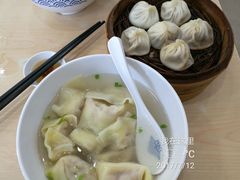 特色虾肉大馄饨-老盛昌(聚丰园店)