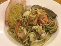 -J Daeng Seafood