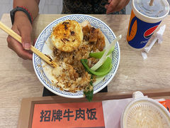 葱油煎鸡饭-吉野家(大悦城店)