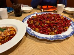 -渝信川菜 · 川味家常菜(财富购物中心店)