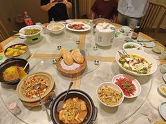 -绿草地·湘菜(酃湖师院店)