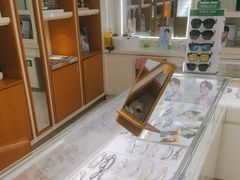 -光明眼镜·蔡司授权(九亭U天地店)