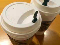 大杯低咖啡因拿铁+大杯低咖啡因焦糖玛奇朵-星巴克(朵云轩店)