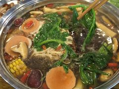 -老鼎万春卤菜(鹭湖宫8区店)