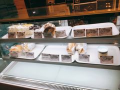 面包甜点陈列柜-国际饭店·帆声西饼屋(黄河路店)
