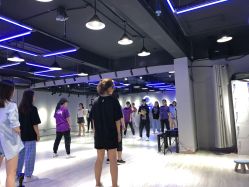 -唯舞空间