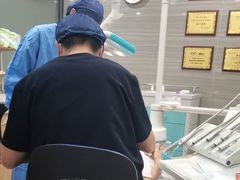 -上海仁爱医院口腔科 · 种植