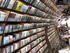 -钟书阁(珍园店)