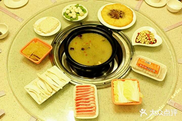 和杏板栗养生鸡汤(江阳区政府店)