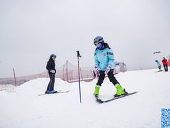 -济南卧虎山滑雪场