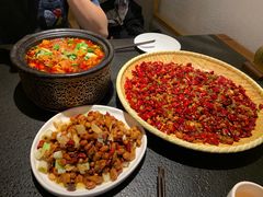 -万重锦·人文川菜馆(骡马市店)