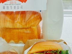 -红星前进面包牛奶公司(君太店)