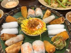 -Cuc Gach Quan Restaurant