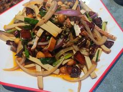 -咊记茅草棚柴火鸡(乌当店)