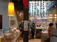 -猫的天空之城概念书店(杭州南宋御街店)