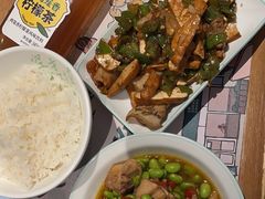 -老乡鸡(上海白玉兰广场店)
