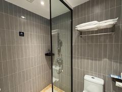 -墨客悦庭酒店(长沙麓谷涉外经济学院店)