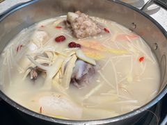 -三人行骨头王火锅(长寿店)