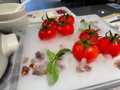 番茄脆菇沙拉-小大董·烤鸭(观景餐厅·南京西路店)