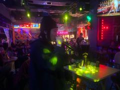 -UP嘻哈酒吧(粉巢店)