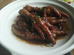 梅菜烧凤爪煲-马仕玖煲·融合菜·酥不腻烤鸭(人大店)