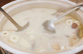 Delicious Mushroom Pig's Trotter Chicken Stew