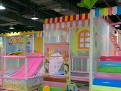 -爱萌盟婴童成长中心(泛悦店)