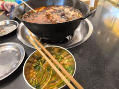 -鸿顺老铁锅美蛙鱼府(解放碑店)