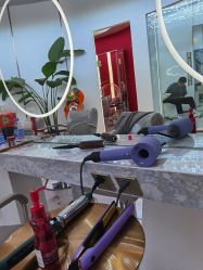 -In Style Hair Salon