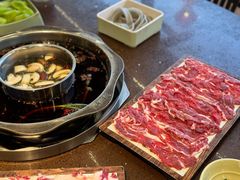 现切雪花牛肉-巴倒烫陆派火锅山庄(南山总店)