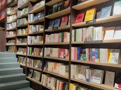 -钟书阁(群光广场店)