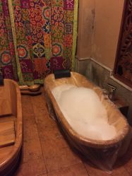 -蕾蕾美颜美容美体