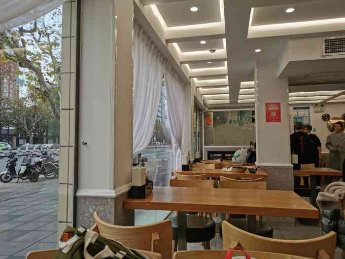 云和面馆yunhenoodle(华山路店)-"在南京读了四年书说要来上海吃蟹黄