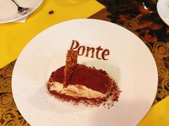 提拉米苏配杏仁脆片-Ponte 意大利餐厅