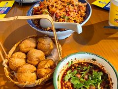 -包整·丝娃娃(一览甲秀楼风景店)