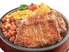 铁盘菲力牛排-牛男手造比萨(百盛店)