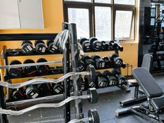 -岩顶健身(玄武店)