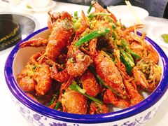 -虾弄弄海派小龙虾·牛羊蝎子火锅