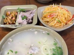 -亮亮面馆(经六路店)