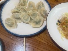 -东来菜馆•手抓海鲜家常菜•海鲜锅贴(鸽子窝店)