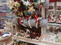 -名创优品(北京新中关购物中心地铁层店)