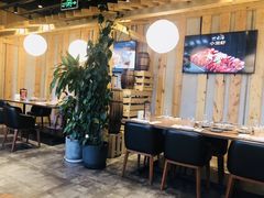 大堂-日进一片海.生腌海鲜火锅.宵夜烧烤(三里屯总店)