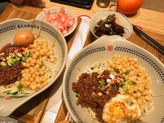 -呼啦面馆·头牌豌杂面(建新东路店)