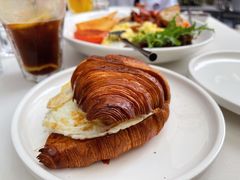 蟹肉炒蛋牛角包-Maxpoint Kitchen 西餐咖啡(乐峰广场店)