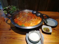 -野山舂·贵州现舂酸汤火锅(鸿通城店)