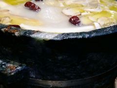 -南渝食府.墨脱石锅松茸鸡