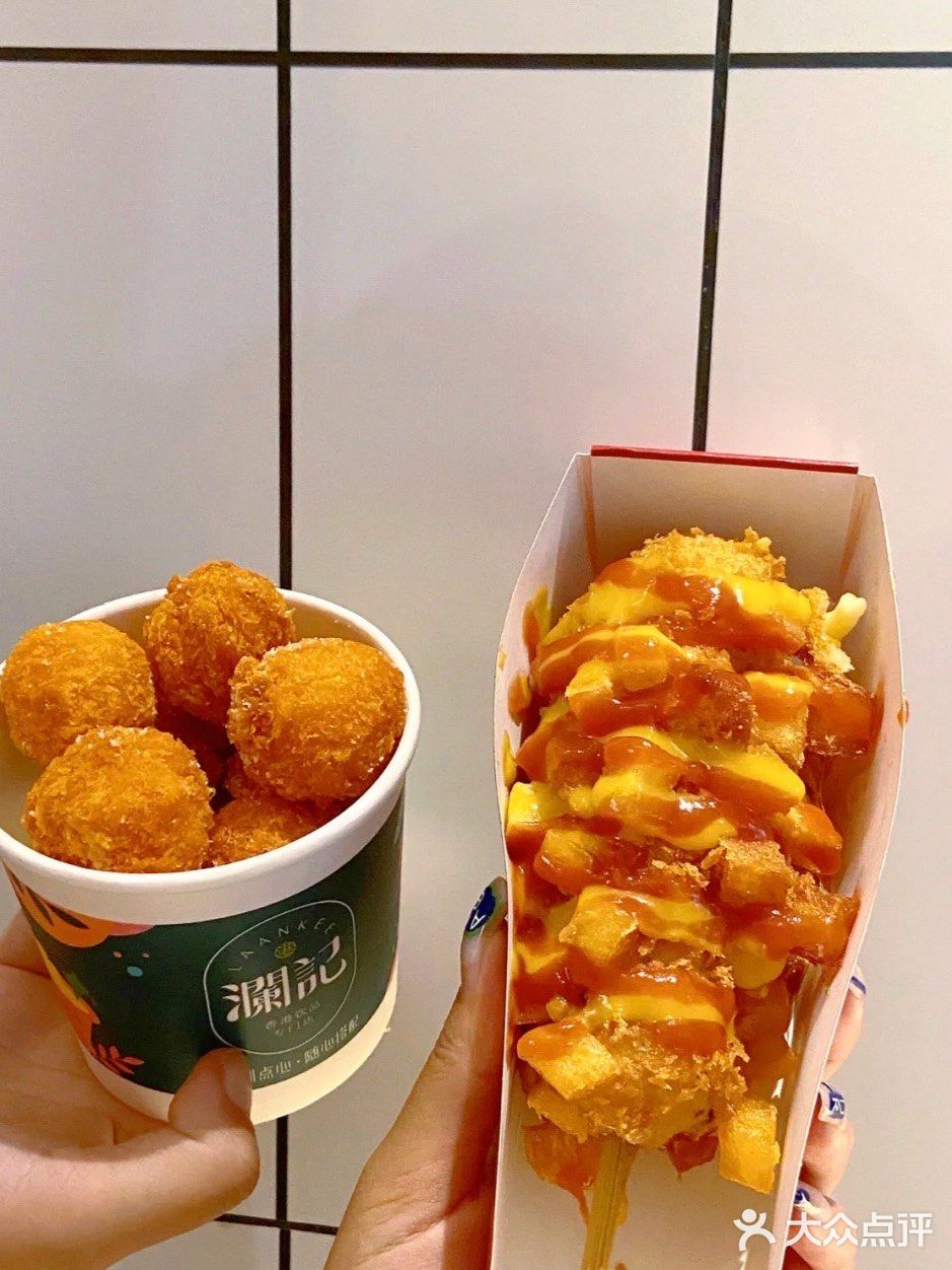 在青岛吃过就念念不忘的米热狗️ 终于开来昆明了！