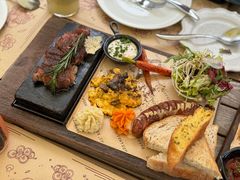 -Mark&Mars Restaurant