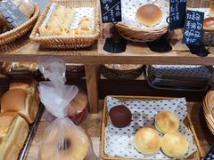 -沁屋面包店(人民东路店)